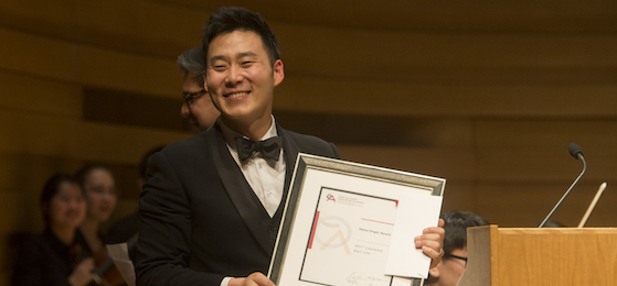 Earl Lee receives the 2018 Heinz Unger Award. (Photo: Jag Gundu/Toronto Symphony Orchestra) 
